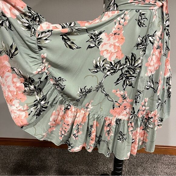 Floral asymmetrical dress with straps - Picture 6 of 15